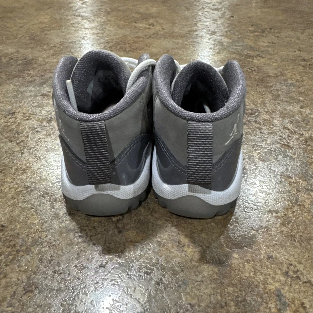 Jordan 11 Retro Cool Grey Kids Size 5c